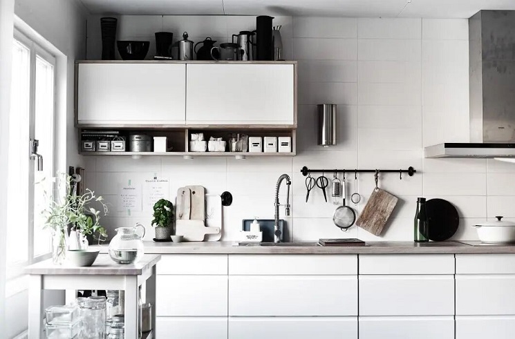 全屋凈水具體包括前置過濾器、中央凈水機、軟水機、直飲末端，無錫水處理